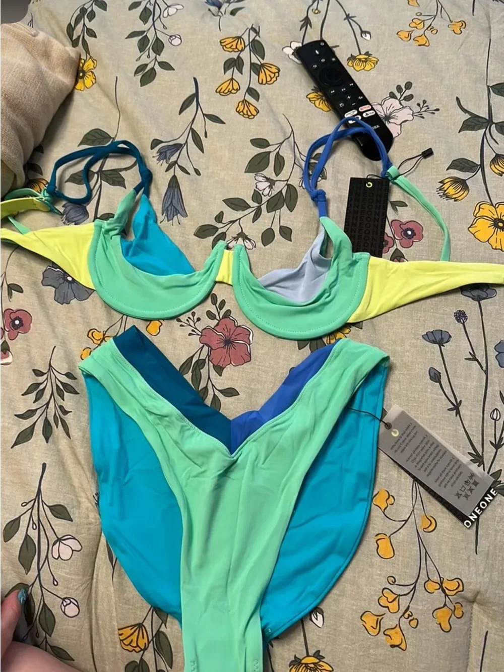 Colorblock Underwire Bikini Set in Aqua, Green & Blue - Women Swim